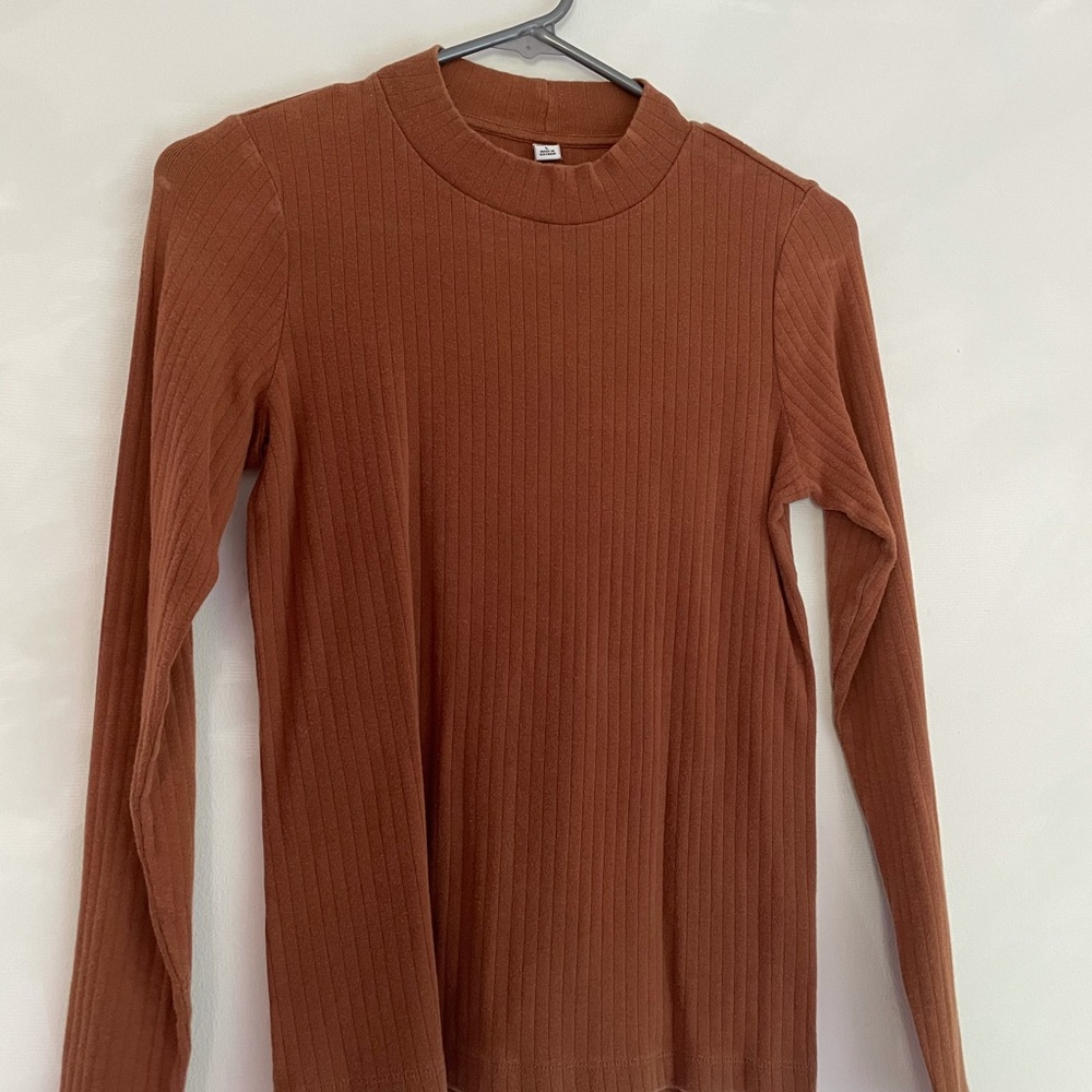 UNIQLO Mock Neck Long Sleeve Shirt